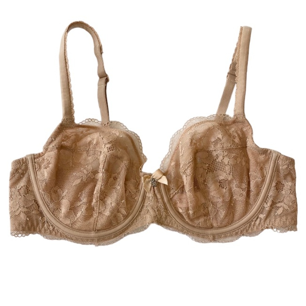 Victoria’s Secret Body By Victoria Unlined Demi Lace Bra